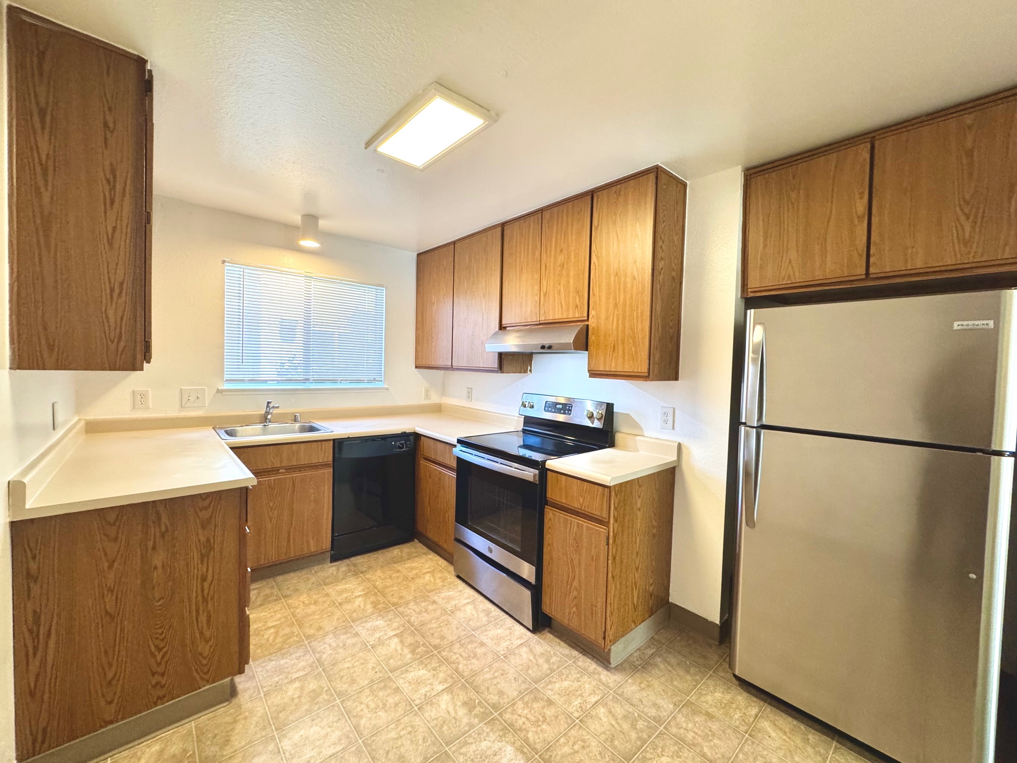 554 Bancroft Avenue - 101
