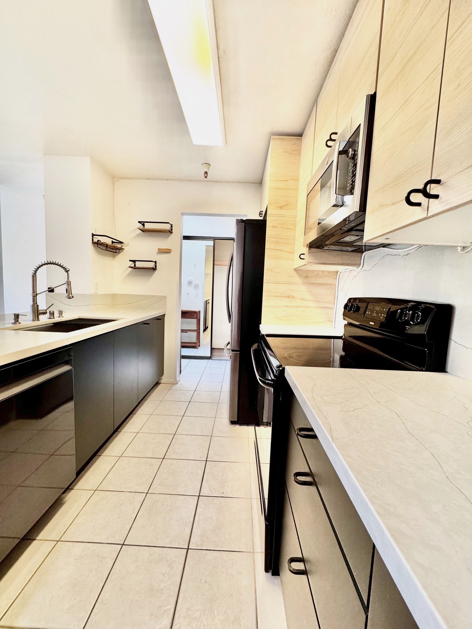 1400 Carpentier Street #417